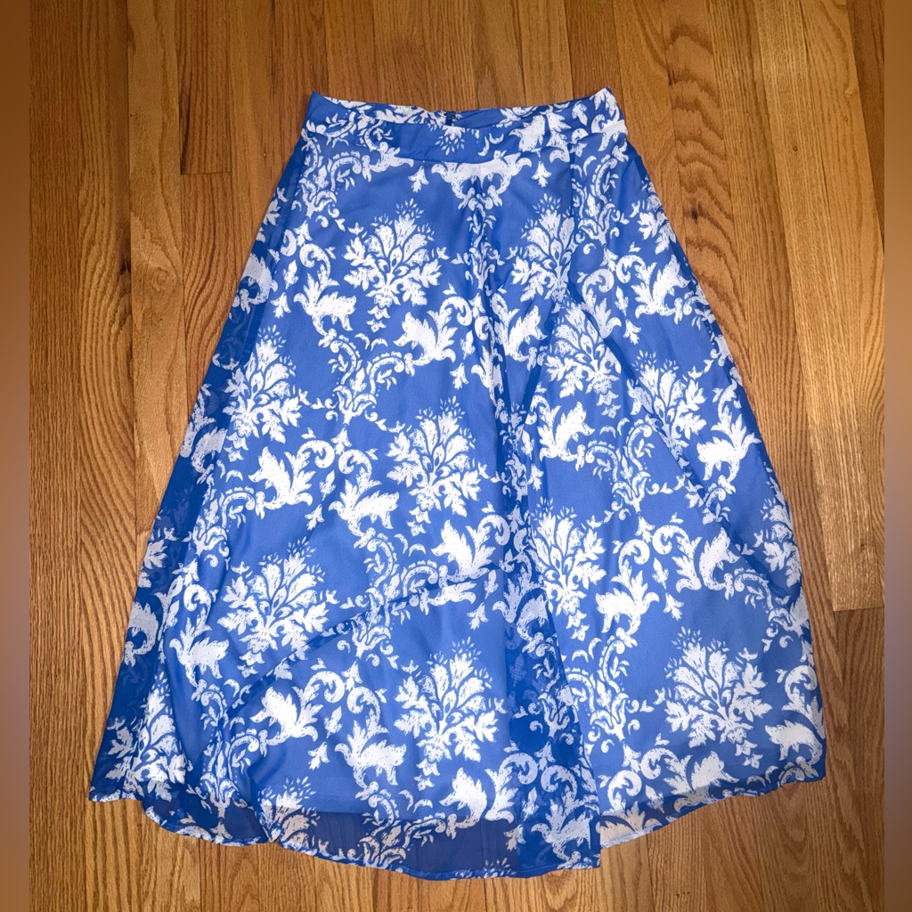 Beautiful Lined Blue & White Skirt